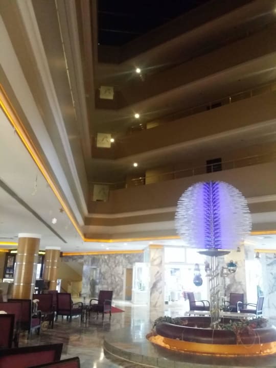 Riesige Sitzbereiche zum Lesen und WhatsAppen Asteria Collection Side