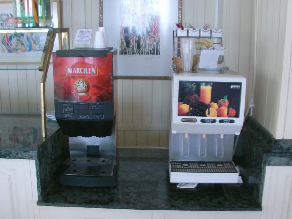 Cafe und Saft Hotel Club S'Illot