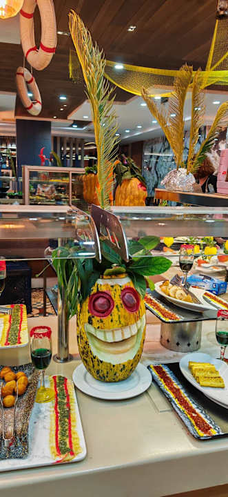 Gastro Saturn Palace Resort Hotel