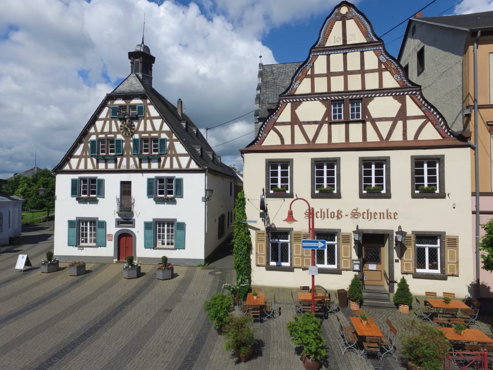Außenansicht Hotel zur Schloß-Schenke