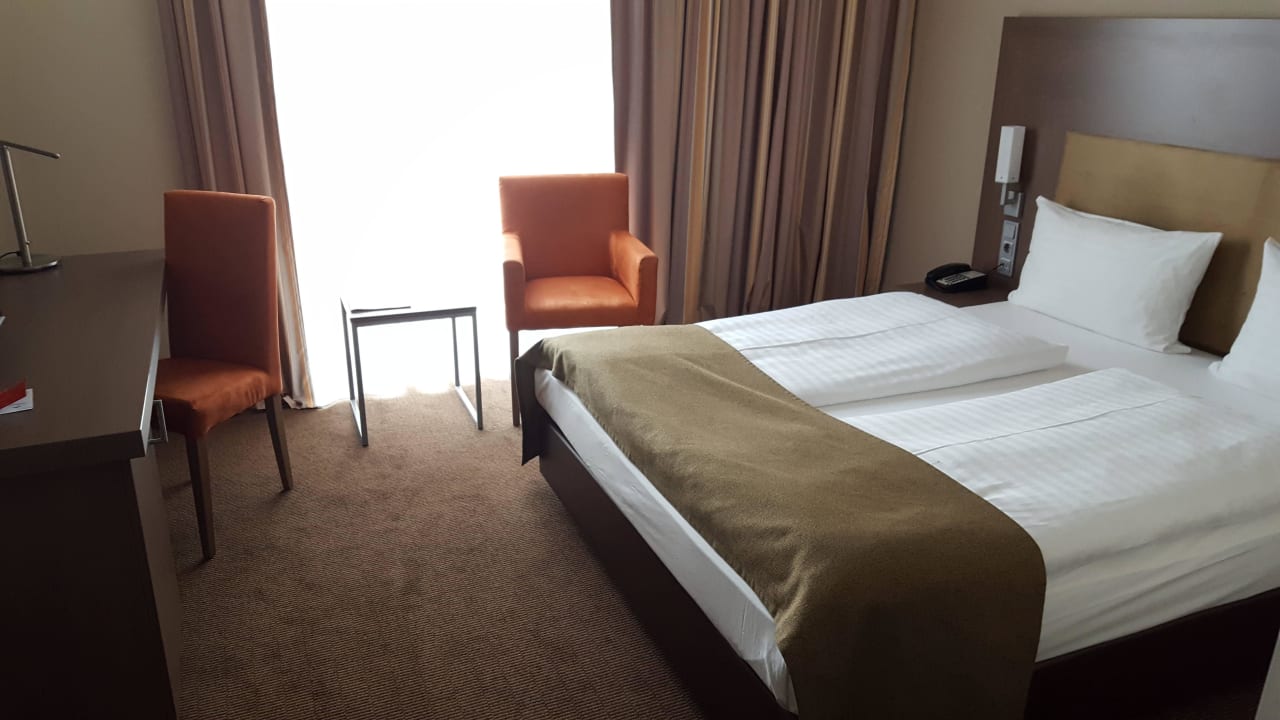Business-Zimmer IntercityHotel Berlin Hauptbahnhof