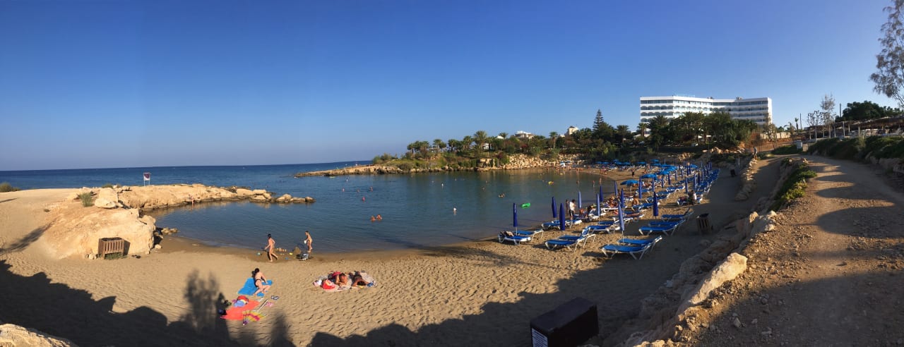 Strand Crystal Springs Beach Hotel