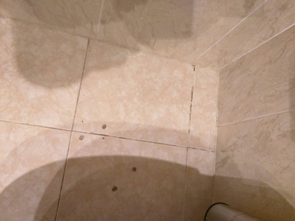Fliesen im Bad allsun Hotel Pil-lari Playa