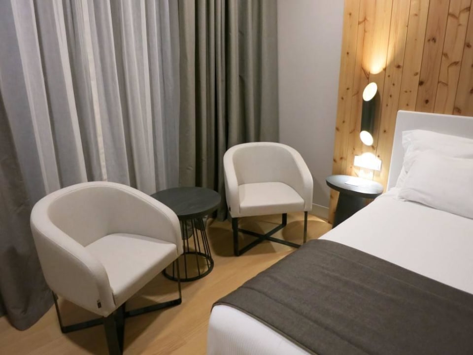 Dreierzimmer Pedras do Mar Resort & Spa