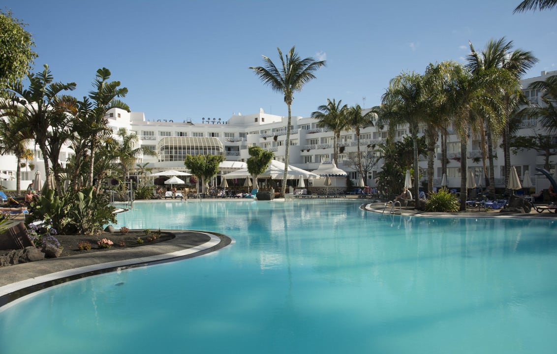 Blick über den Pool Hipotels La Geria