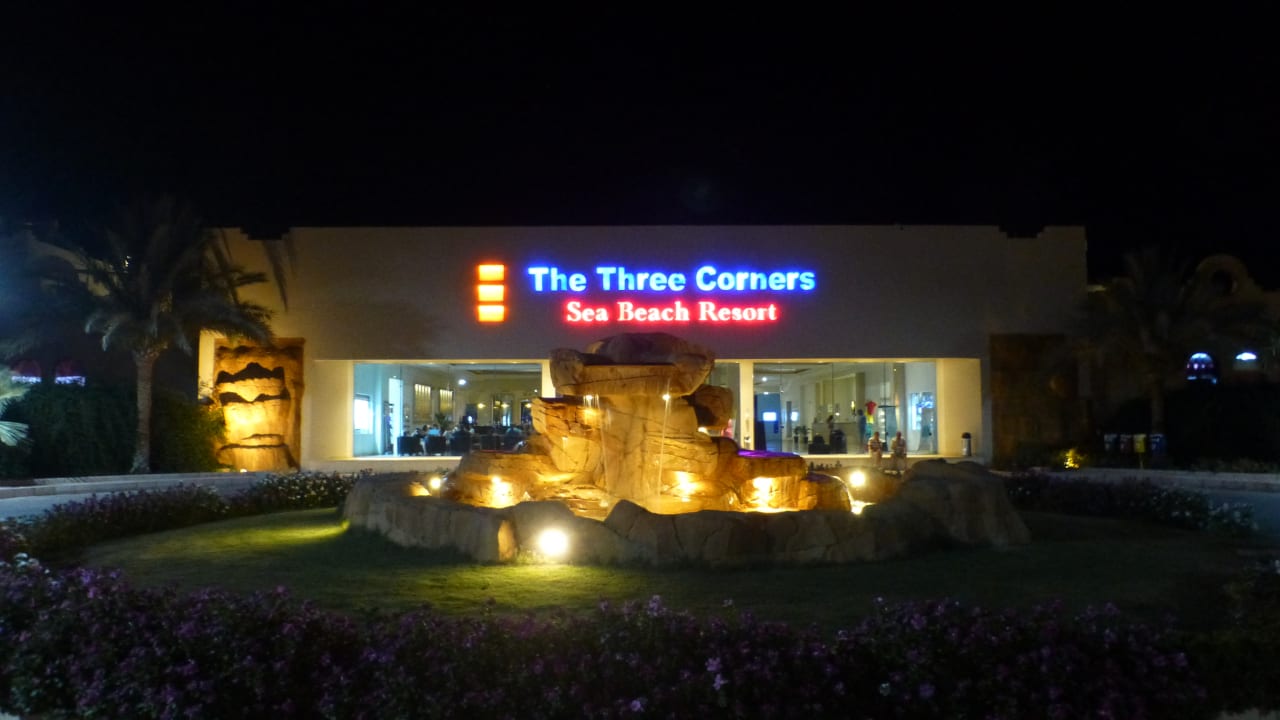 Lobby Three Corners Sea Beach Resort