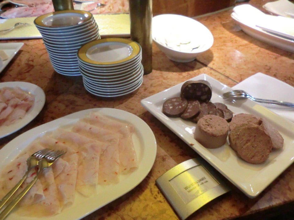 Perfektes Frühstücks Buffet Vienna House by Wyndham Remarque Osnabrück