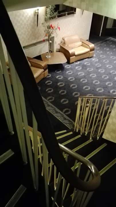 Blick in die Lobby. Andere Epoche. Hotel Stadt Hamm