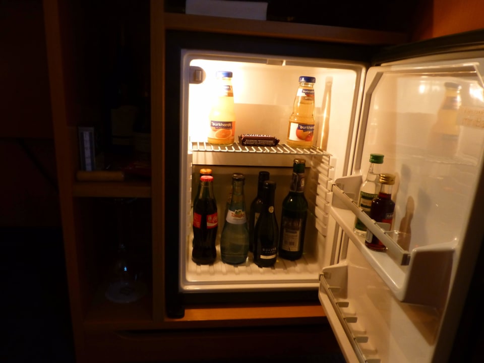 Gut gefüllte Minibar / Zimmer 31 Hotel Garni Am Zehntstadl