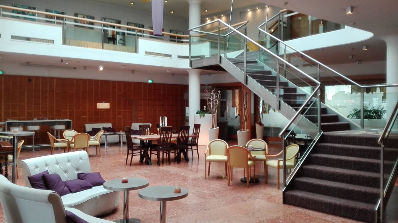 Hotel-Lobby Dorint City-Hotel Salzburg