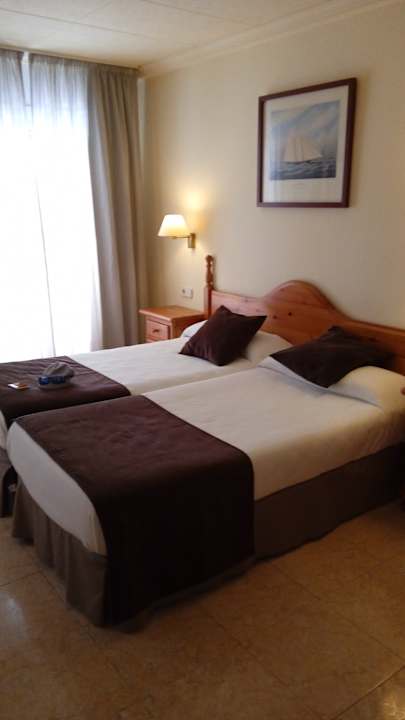 Zimmer Hotel GHT Neptuno