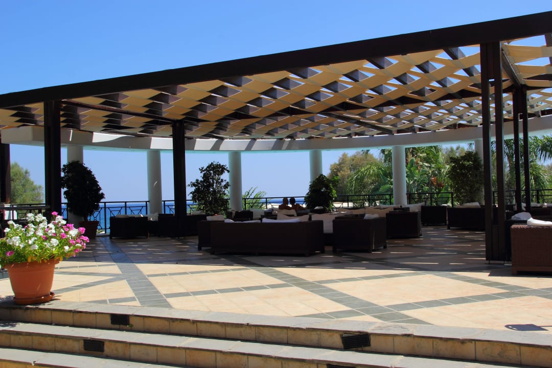 Gemütlicher schattiger Platz Hotel Calypso Beach