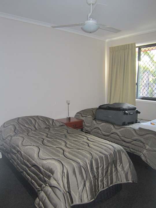 Schlafzimmer 1 Apartments Hervey Bay Colonial Lodge