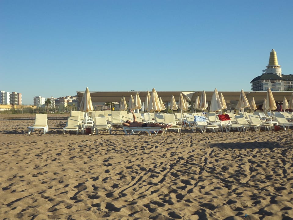 The beach Wyndham Garden Lara