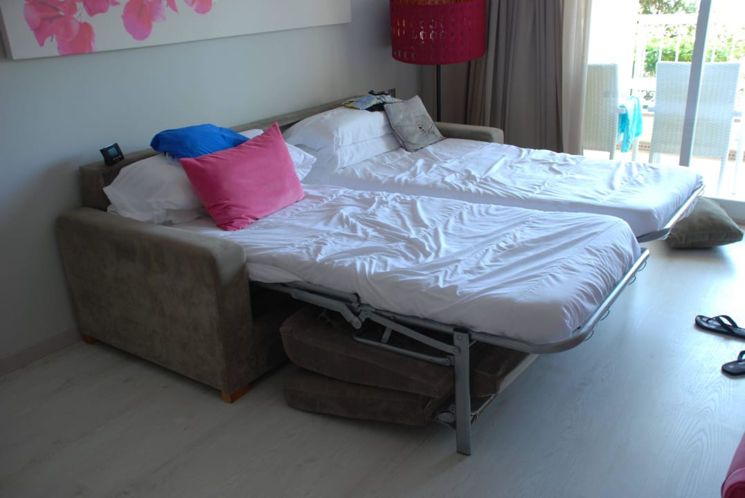 Schlafsofa im Wohnzimmer Playa Garden Selection Hotel & Spa