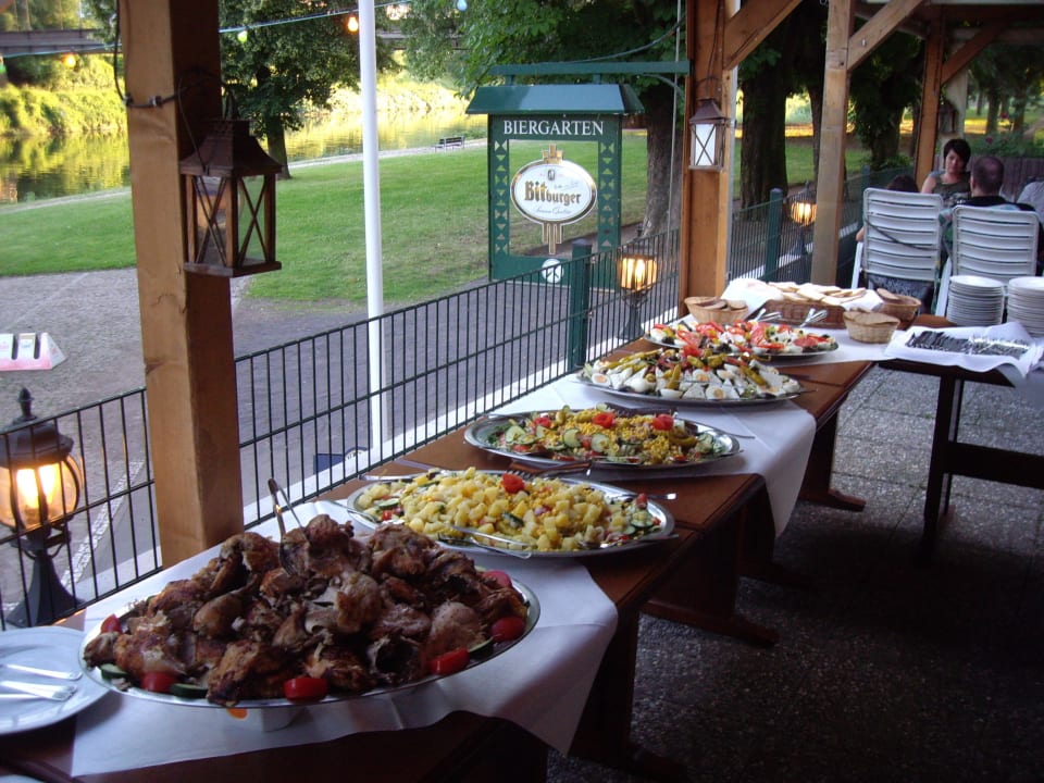 Biergarten & Büffet Hotel Weißes Roß