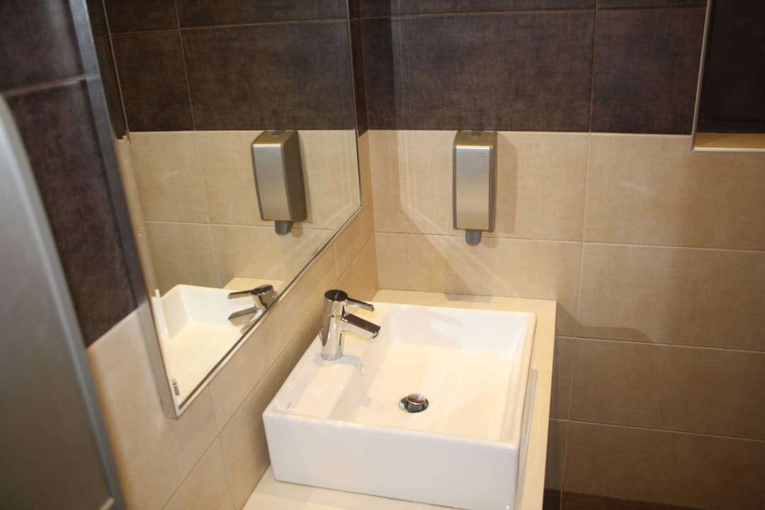 Toiletten Grand Hotel Holiday Resort