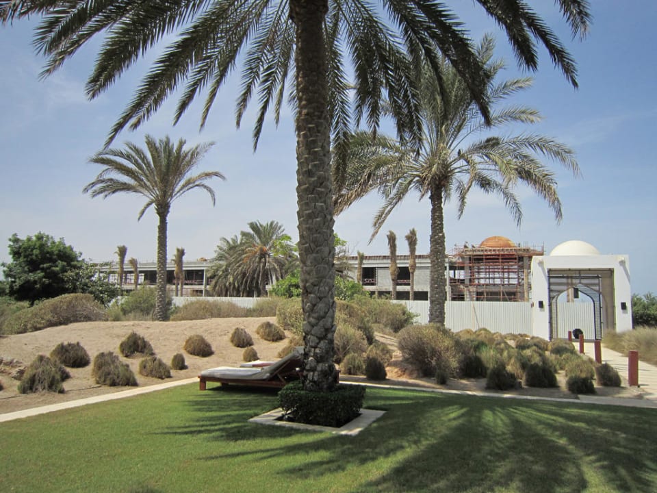 Baustelle neben dem Chedi Pool The Chedi Muscat