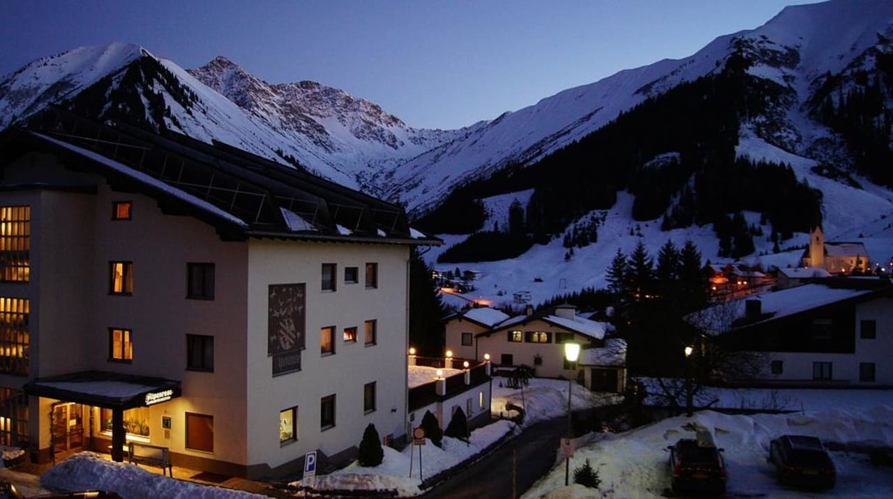 Ausblick Nacht Südost Hotel Jagdhaus Berwang
