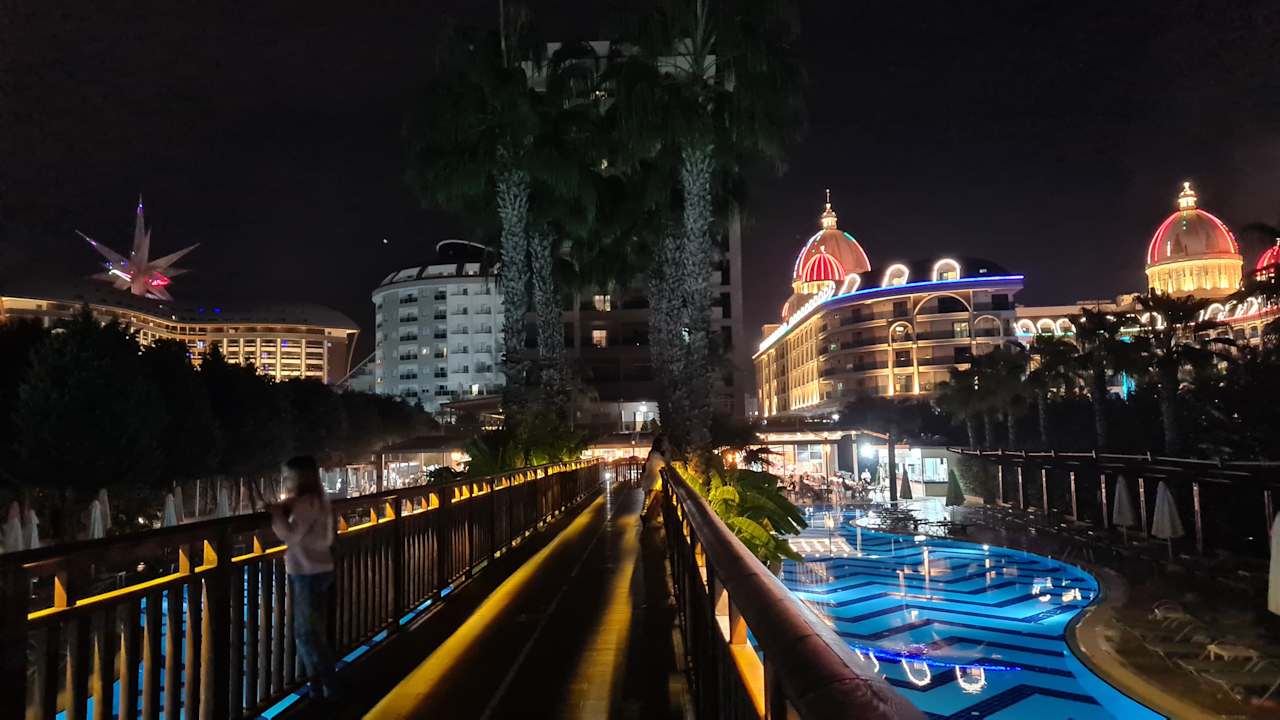 Außenansicht Saturn Palace Resort Hotel