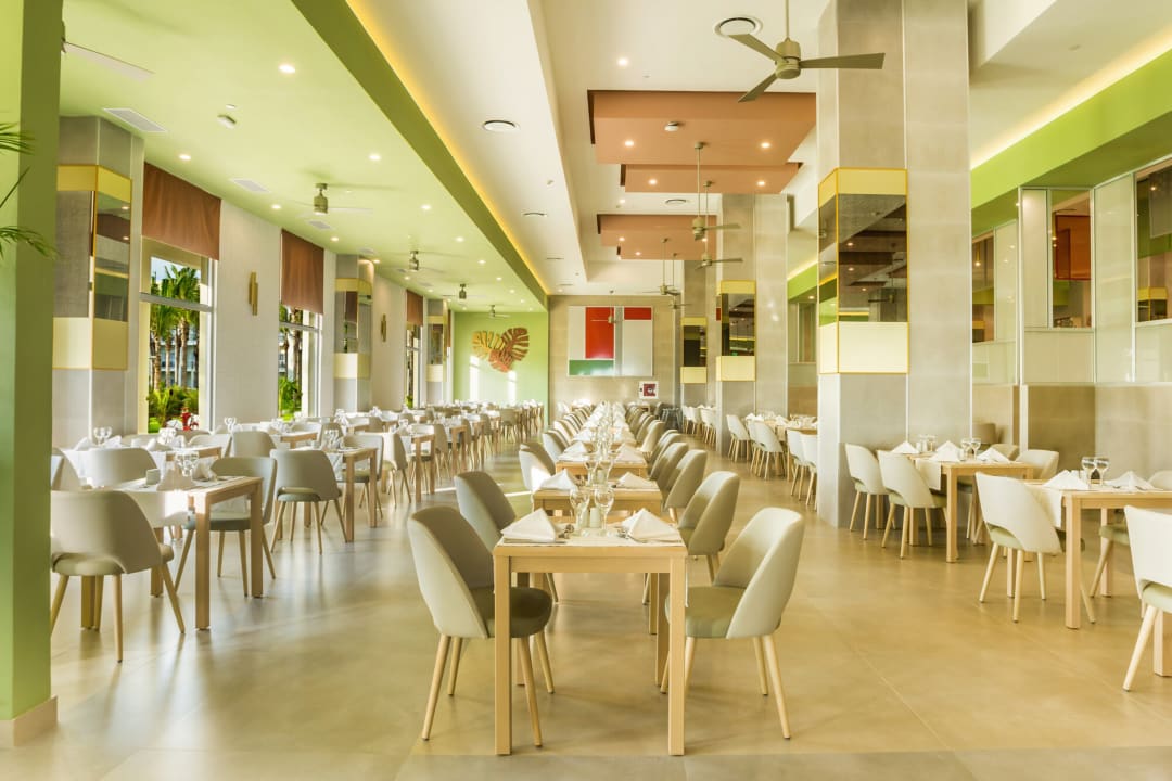 Gastro Hotel Riu Emerald Bay