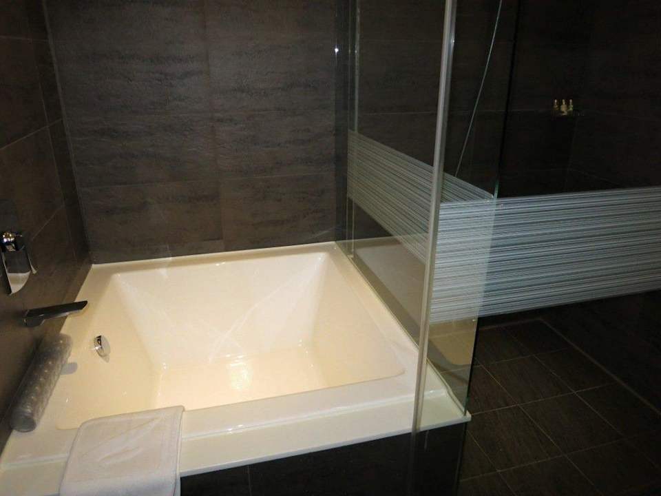 Badezimmer Simple + Hotel