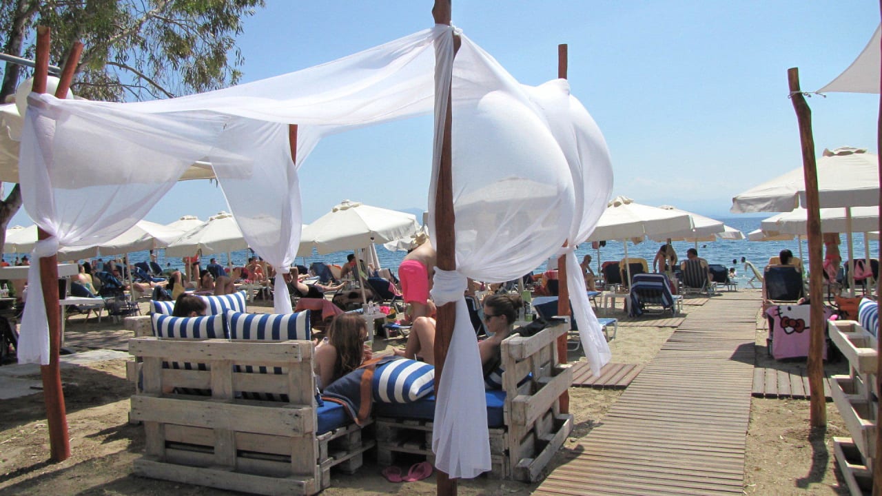 Direkt vor dem Hotel Hotel Enalion