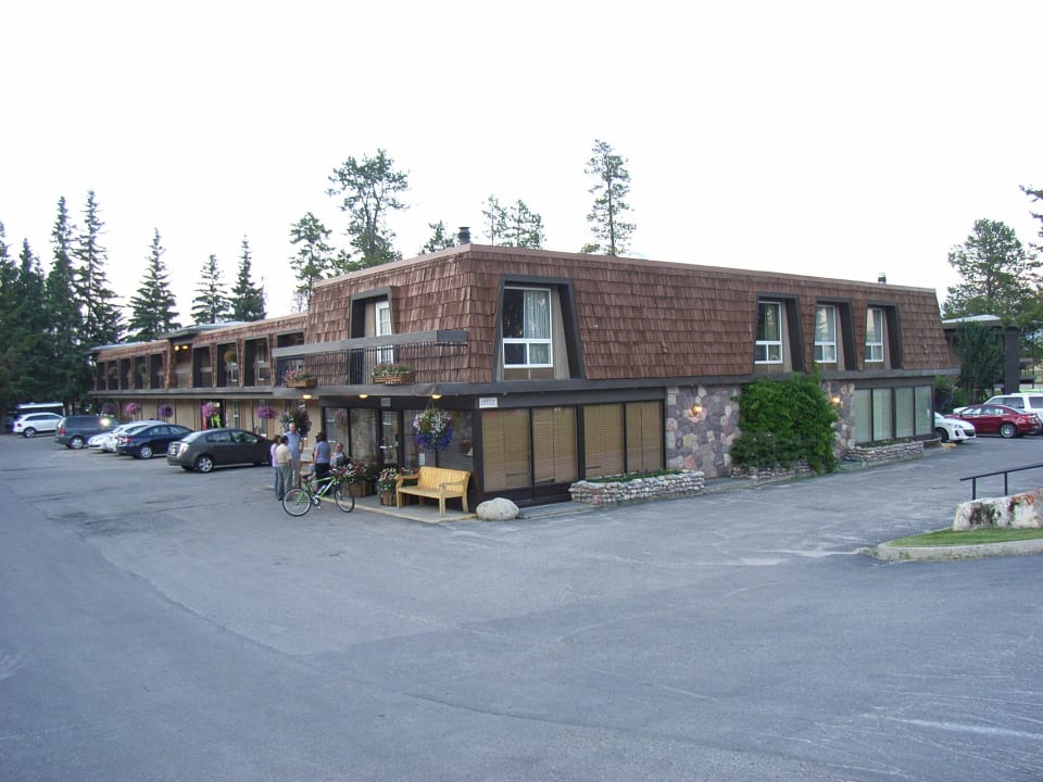 Rezeptionsgebäude Hotel Tonquin Inn