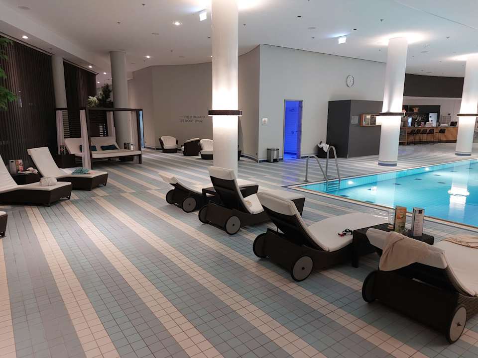 Pool Hilton Munich Airport