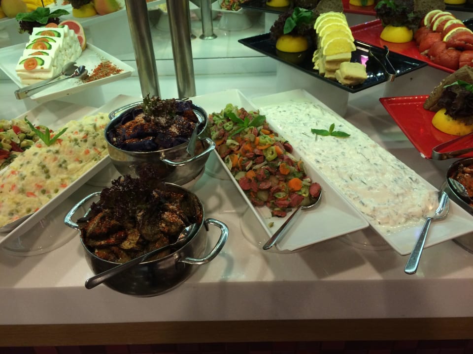 Buffet täglich was anderes Ramada Plaza by Wyndham Antalya
