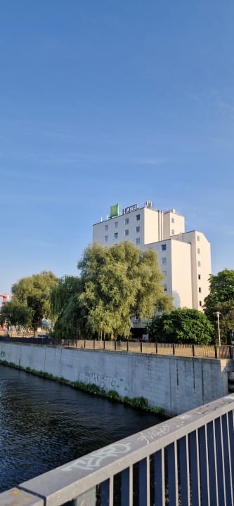 Außenansicht ibis Styles Berlin Treptow