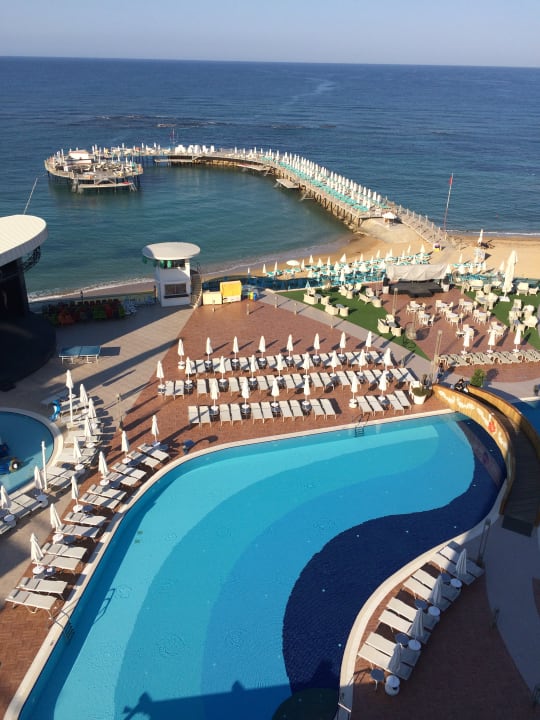 Ausblick Azura Deluxe Resort & Spa Hotel