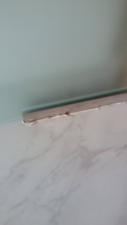 Silikonierte Bodenschiene Badezimmertür Bahía de Alcúdia Hotel & Spa