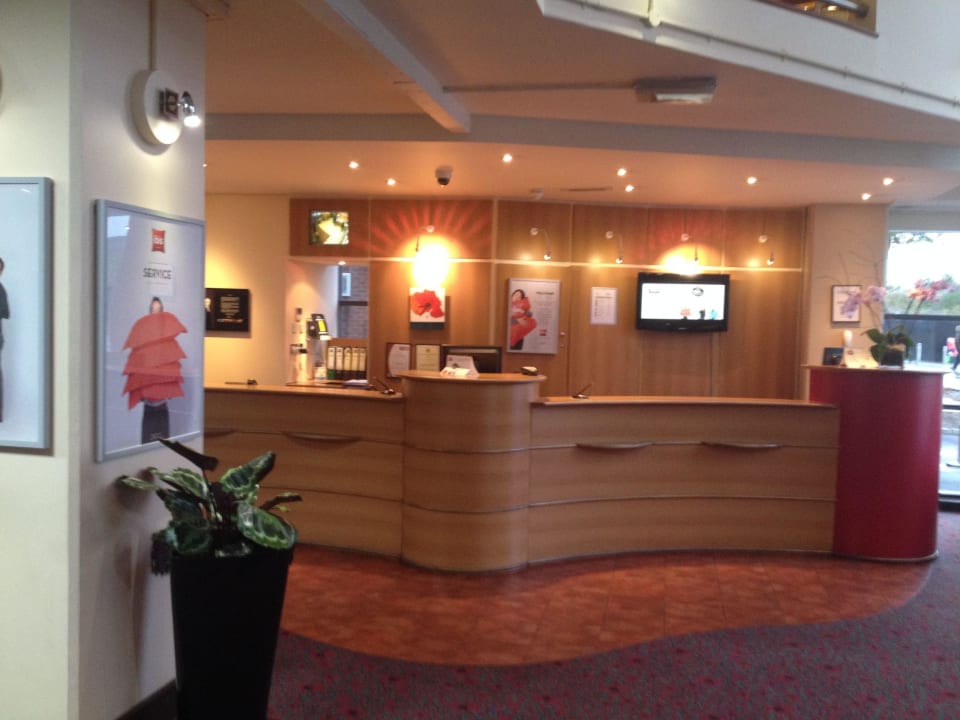Rezeption Hotel ibis London Wembley