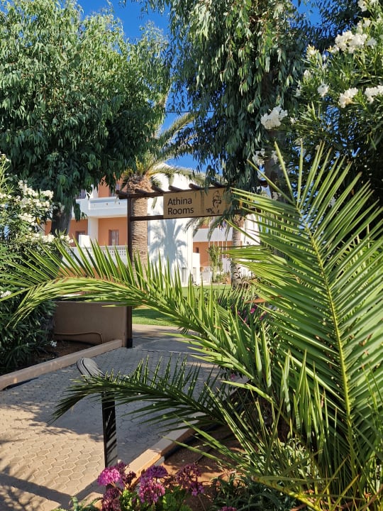 Gartenanlage Anissa Beach & Village