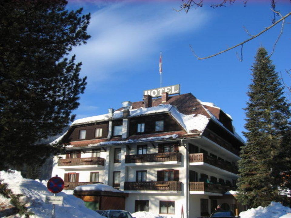 Das Kurhotel von außen OptimaMed Gesundheitsresort Weißbriach