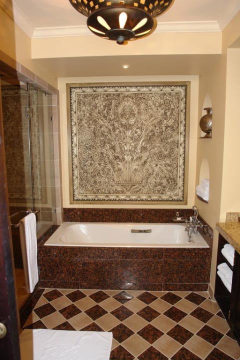 Blick vom Zimmer ins Bad Arabian Court at One&Only Royal Mirage