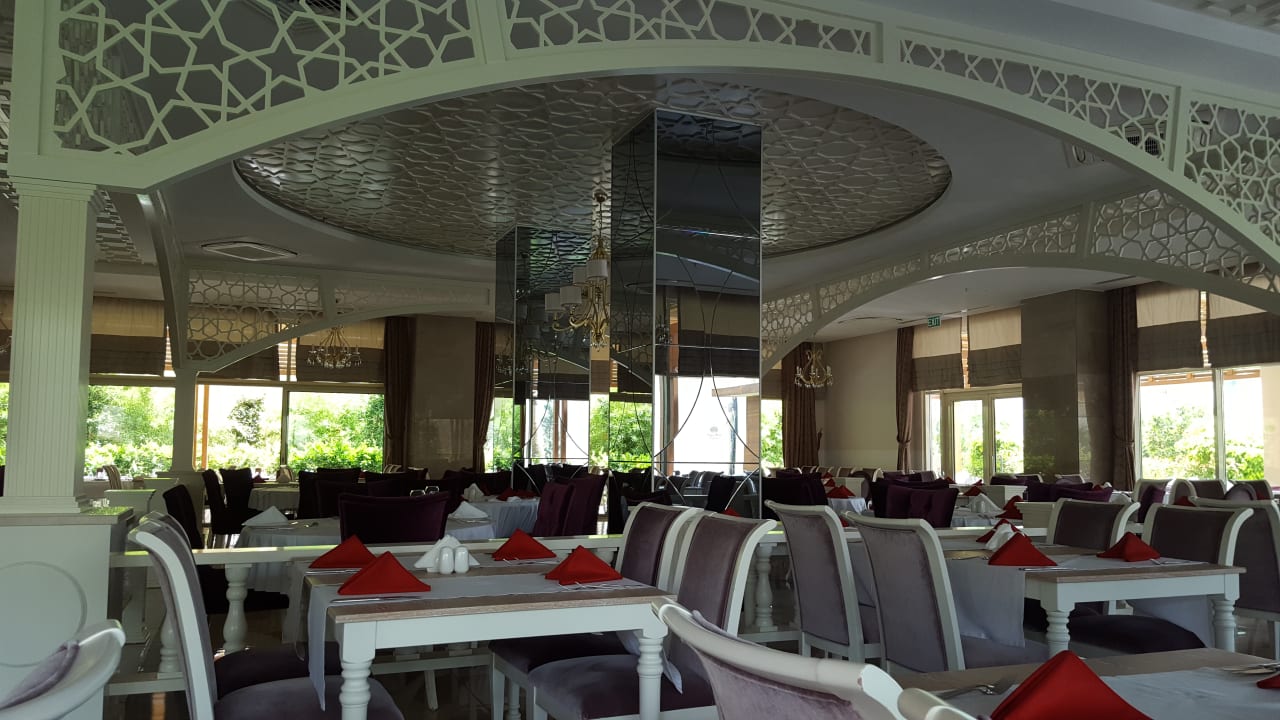 Gastro Well Palace Side