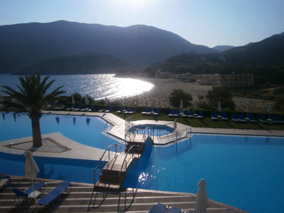 Pool und Strandansicht  Fodele Beach & Water Park Holiday Resort