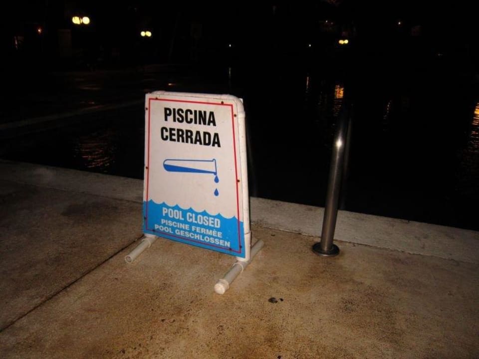 Abends Pool geschlossen BelleVue Dominican Bay