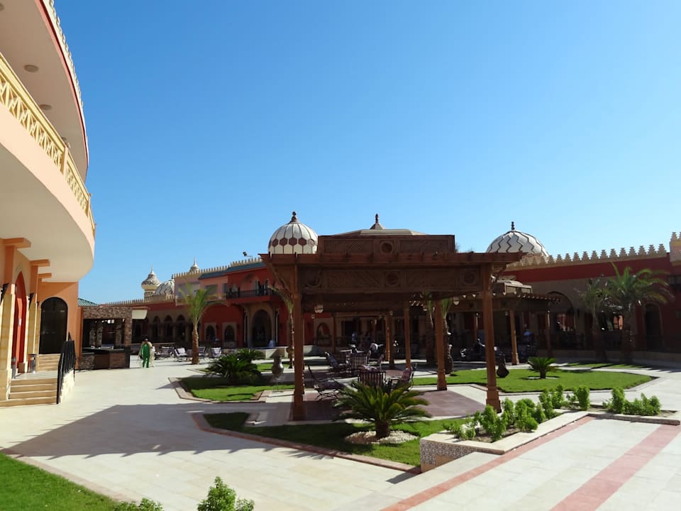 Innenhof / Restaurants Pickalbatros Alf Leila Wa Leila Resort - Neverland Hurghada