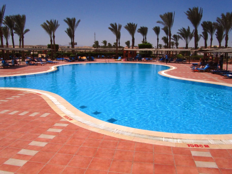 Großer Pool Jaz Solaya