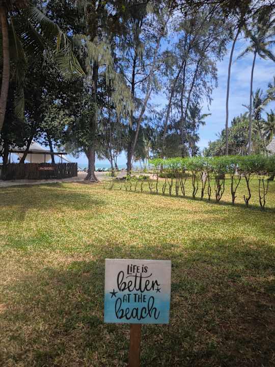 Gartenanlage Bluebay Beach Resort & Spa