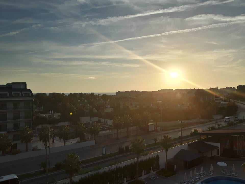 Sonnenuntergang Mary Hotel Side