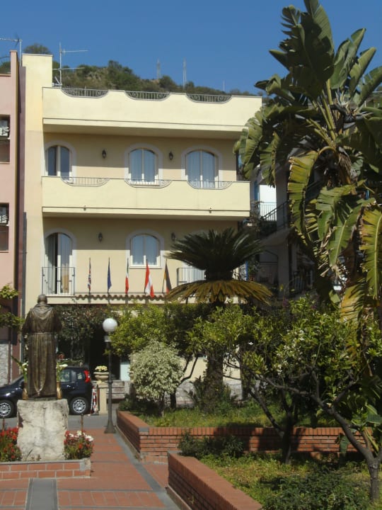 "Vorgarten" des Sylesia Hotel Sylesia