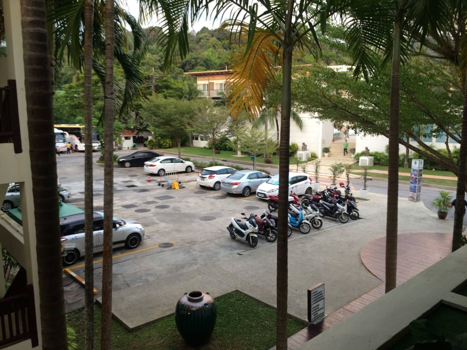 Bewachter Parkplatz für Autos / Mopeds The Briza Beach Resort Khaolak