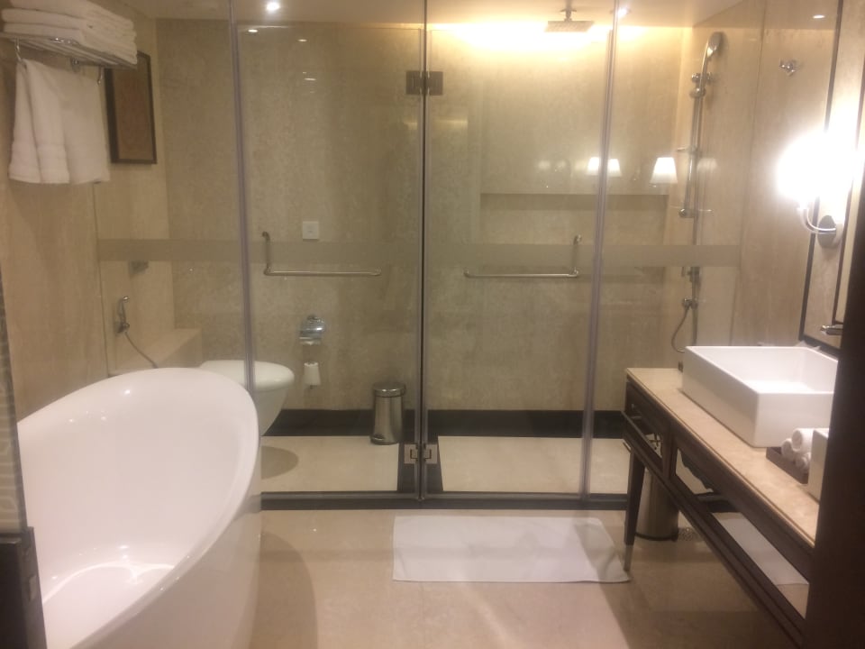 Zimmer Sheraton Grand Pune