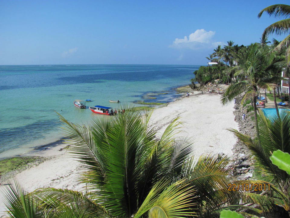 Strand Bahari Beach Hotel