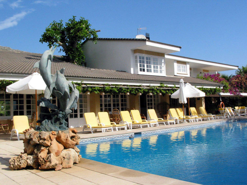 Piscina grande La Moraleja The Quiet Hotel