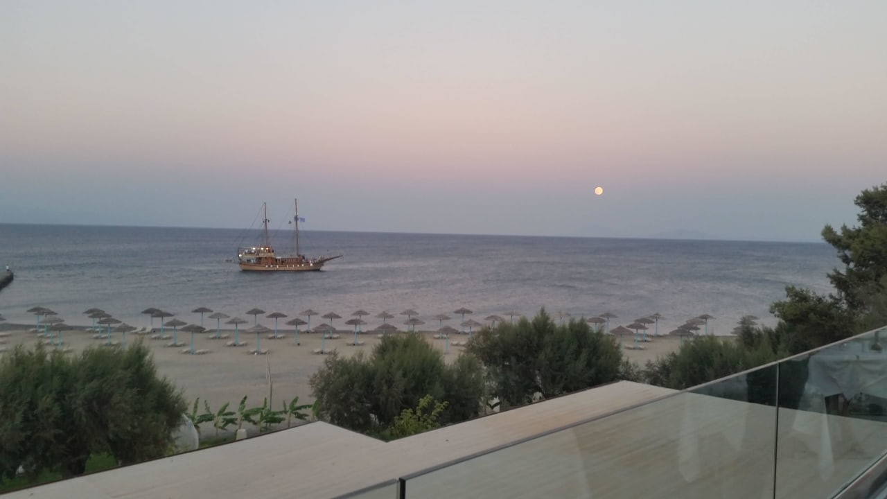 Blick beim Abendessen TUI BLUE Oceanis Beach and Spa Resort